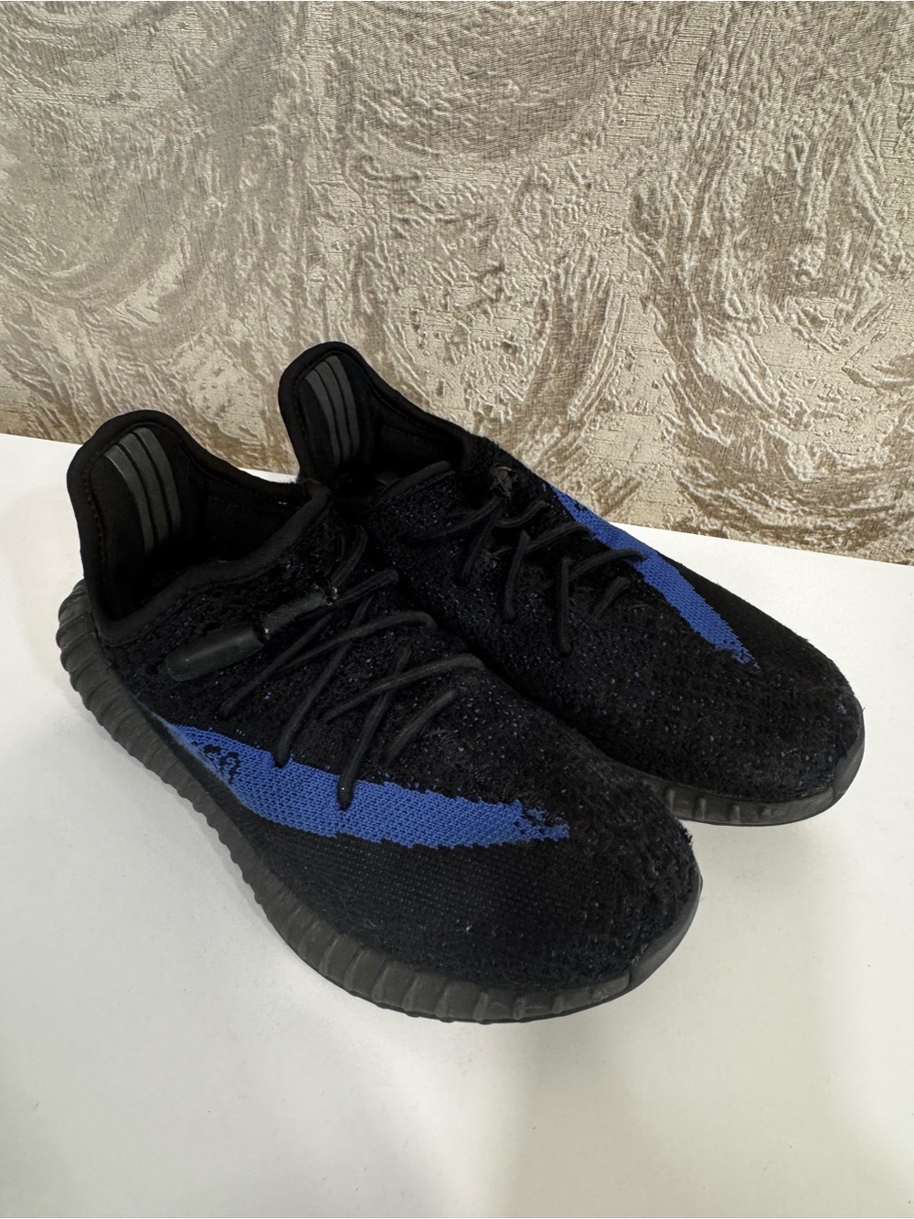 Unisex Yeezy Boost 350 V2 size 2 kids